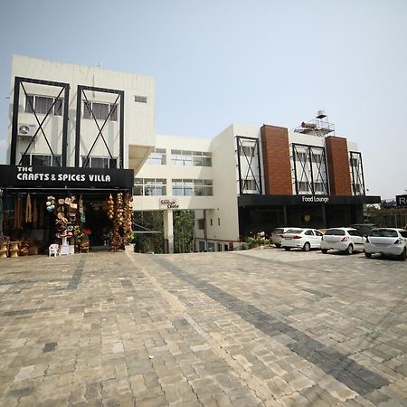 โรงแรมสรยา คาสเซิล วายานาด ภายนอก รูปภาพ